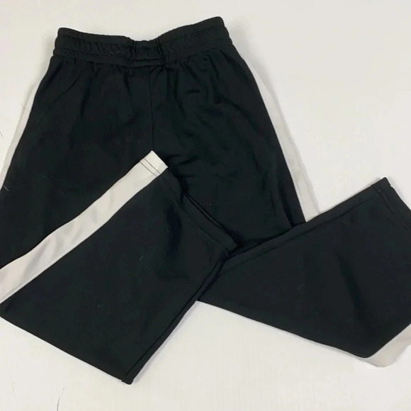 UNDER ARMOUR EUC BOYS BLACK WHITE BOTTOMS PANTS JOGGERS SIZE 4 - Picture 3 of 6